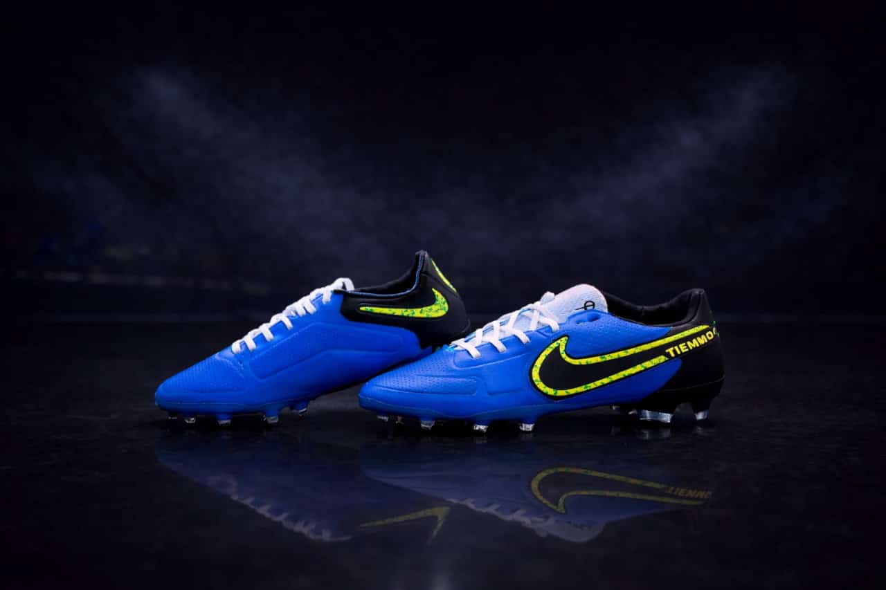 حذاء كرة قدم Nike Tiempo