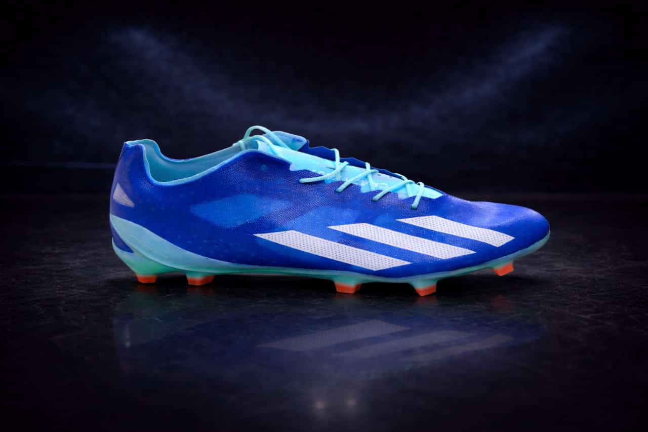 حذا كرة قدم Adidas