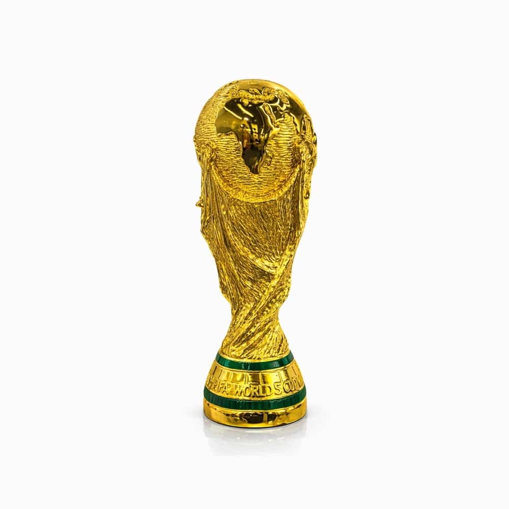 مجسم كأس العالم الذهبي