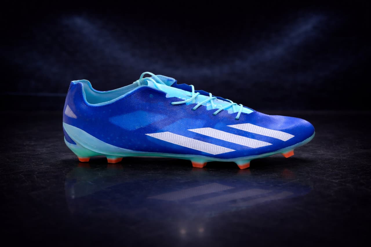 حذا كرة قدم Adidas