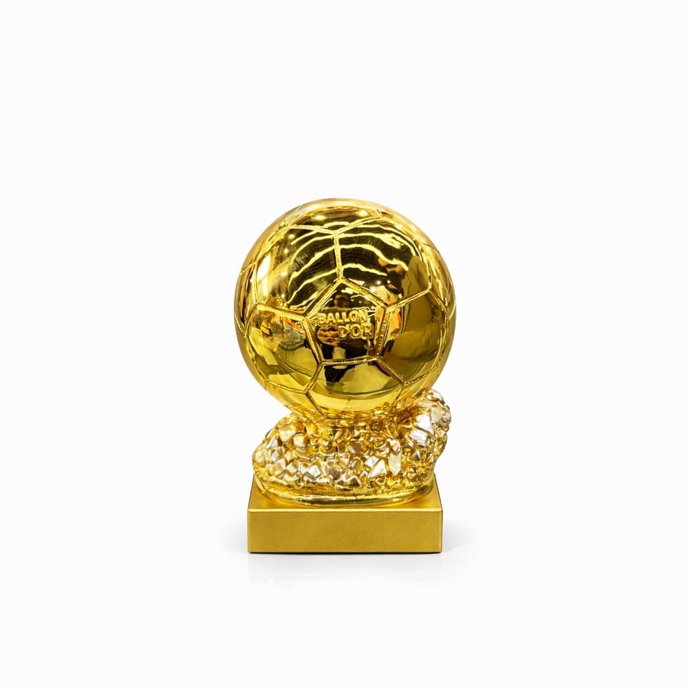 مجسم الكرة الذهبية (Ballon d’Or)